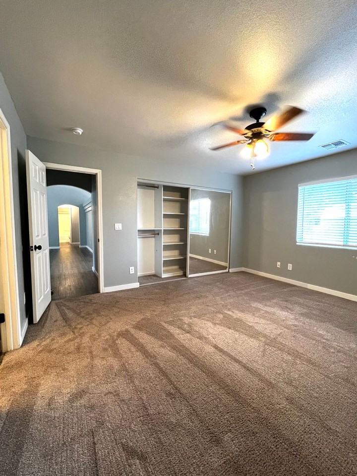 8406 E Sommer Dr - Photo 6 of 12