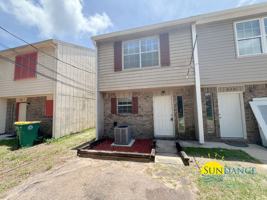 featured image of 828 Shadow Ln