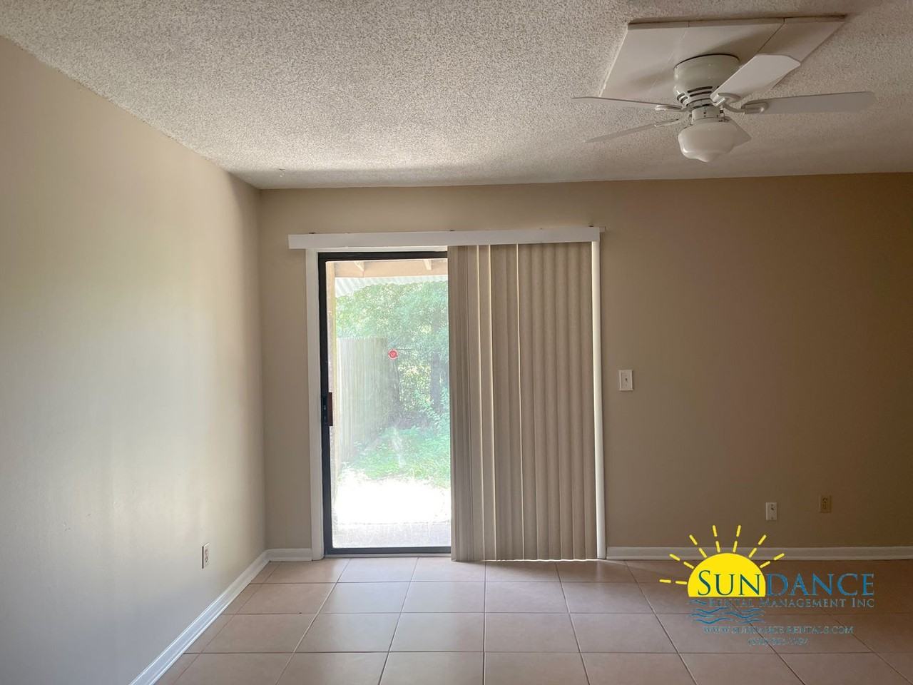 828 Shadow Ln - Photo 4 of 9