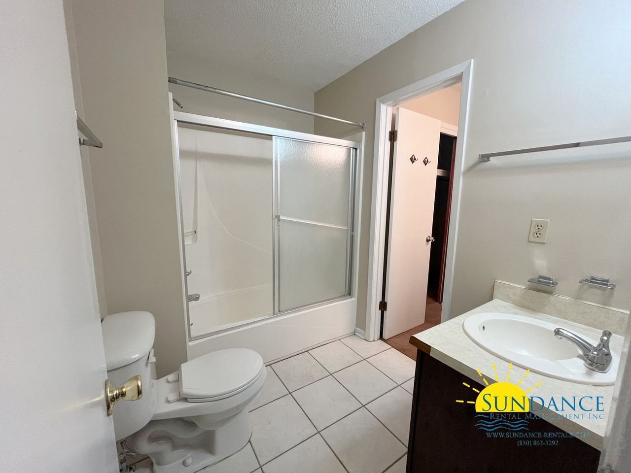 828 Shadow Ln - Photo 6 of 9