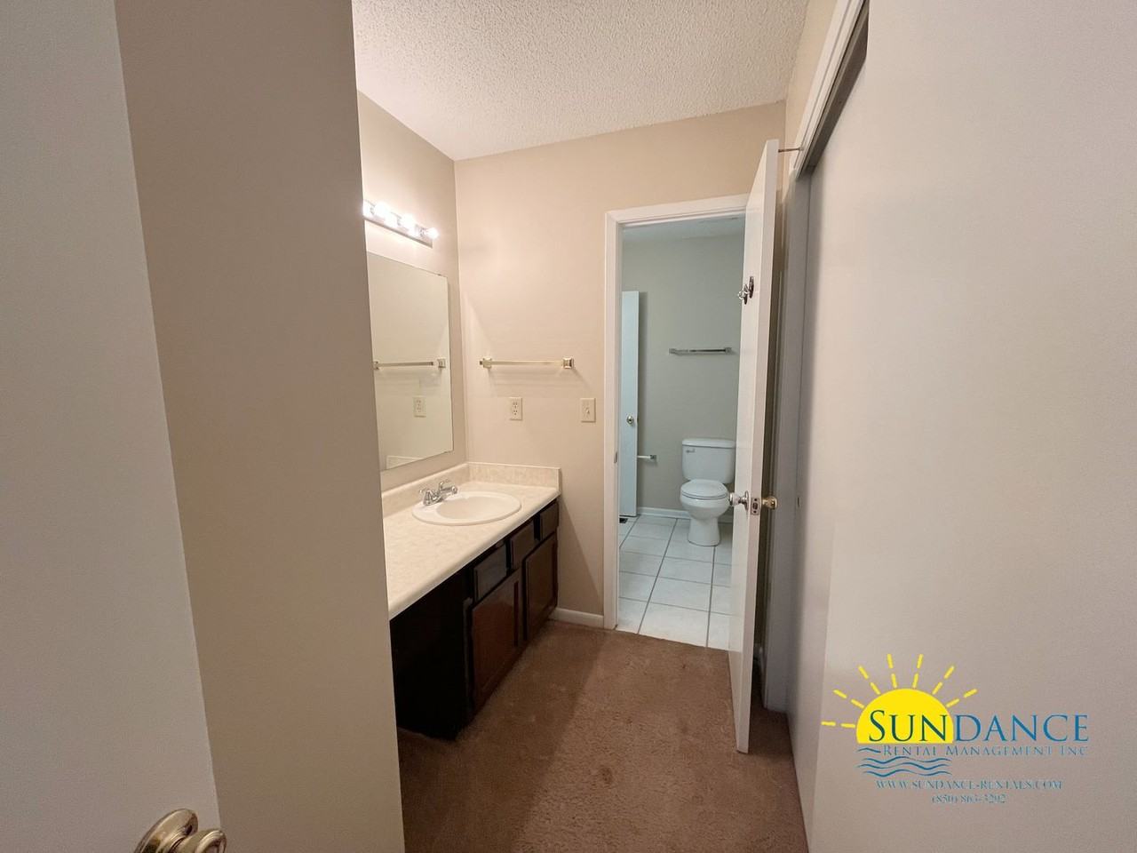 828 Shadow Ln - Photo 7 of 9