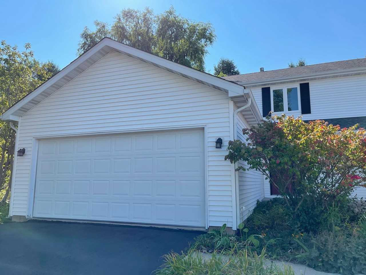 4626 Fenton Ln - Photo 2 of 12