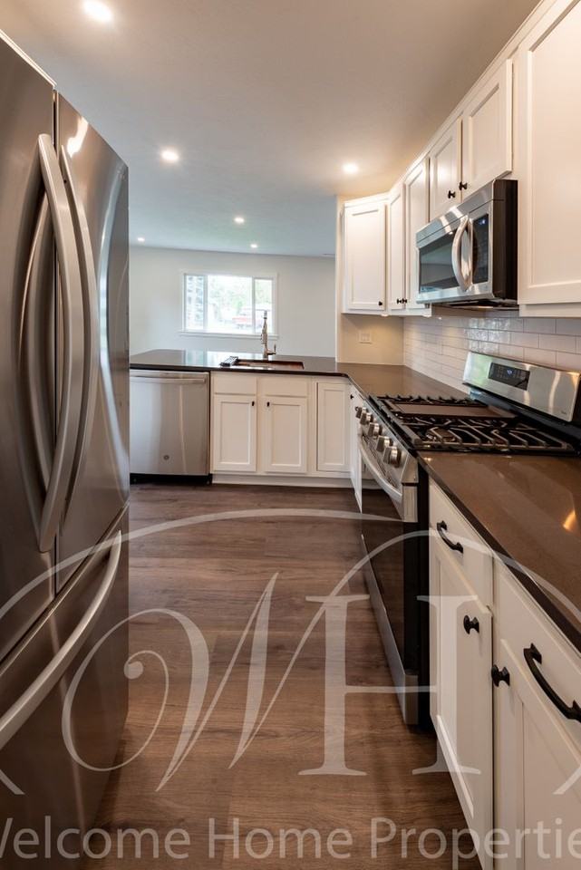 1335 Monroe St - Photo 6 of 35
