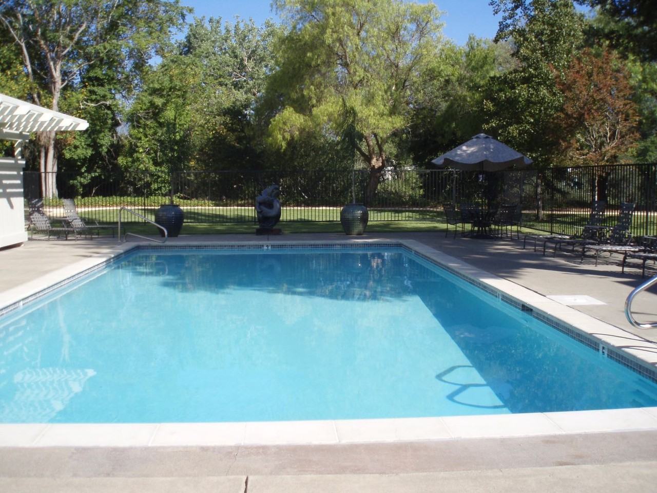 240 Tuscany Pl - Photo 2 of 3