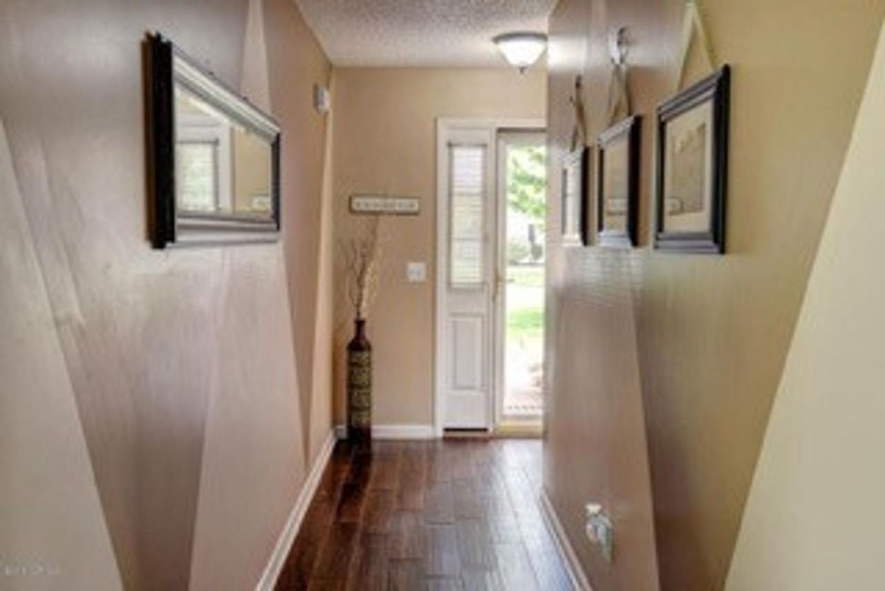 421 Point View Ct - Photo 3 of 16