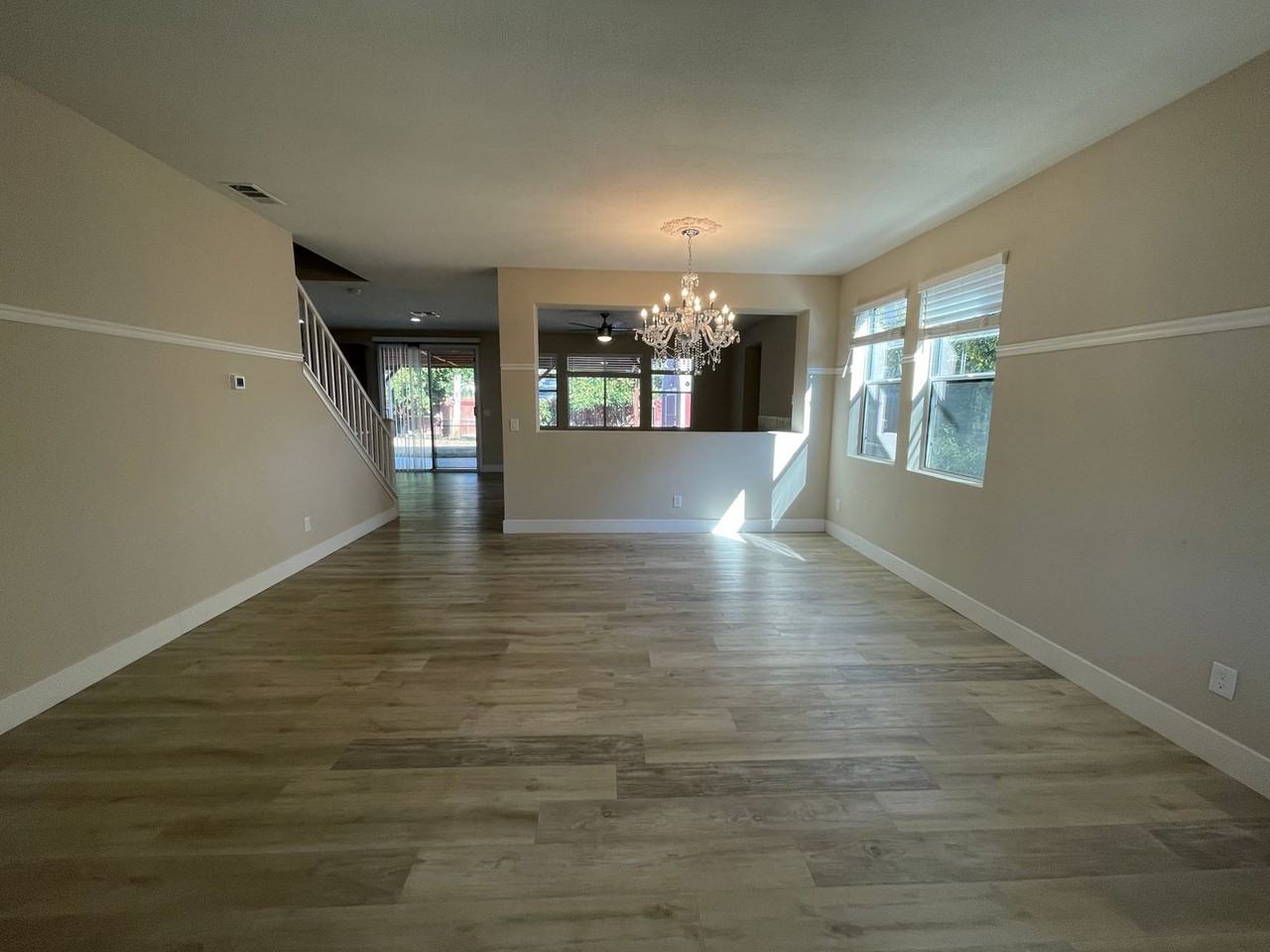 632 Roadrunner Dr - Photo 2 of 37