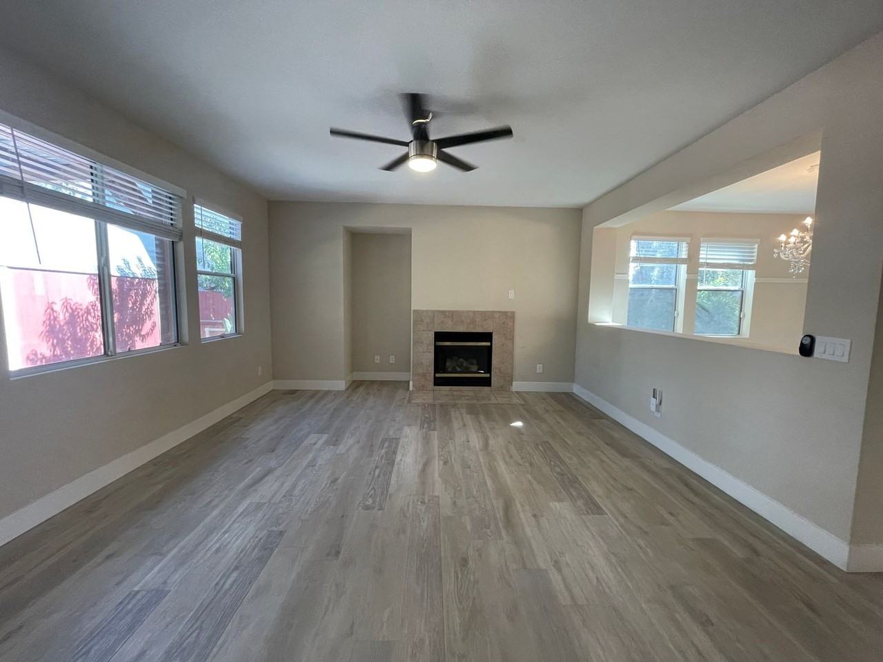 632 Roadrunner Dr - Photo 3 of 37