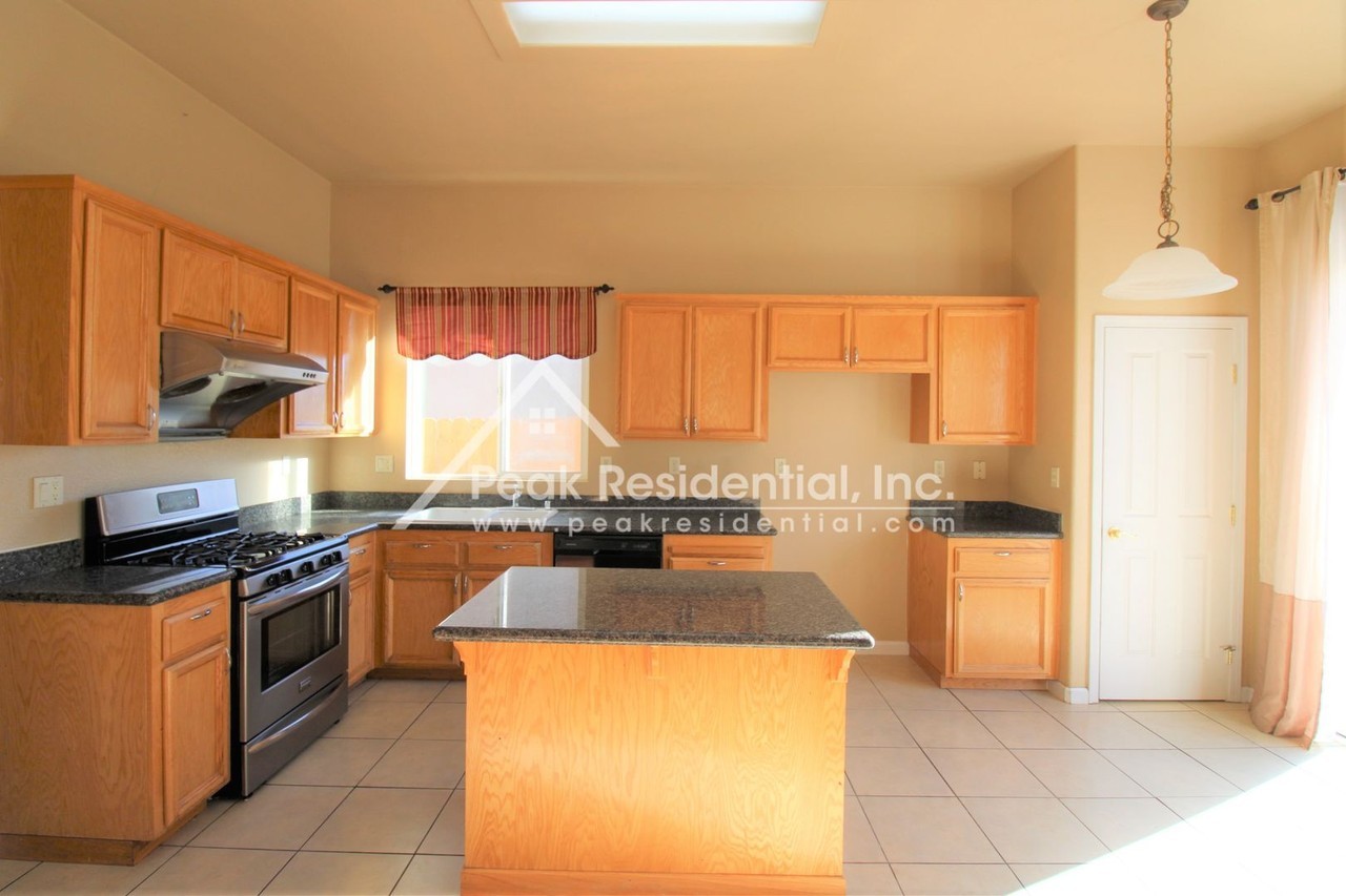 9634 Lady Bird Ct - Photo 7 of 24