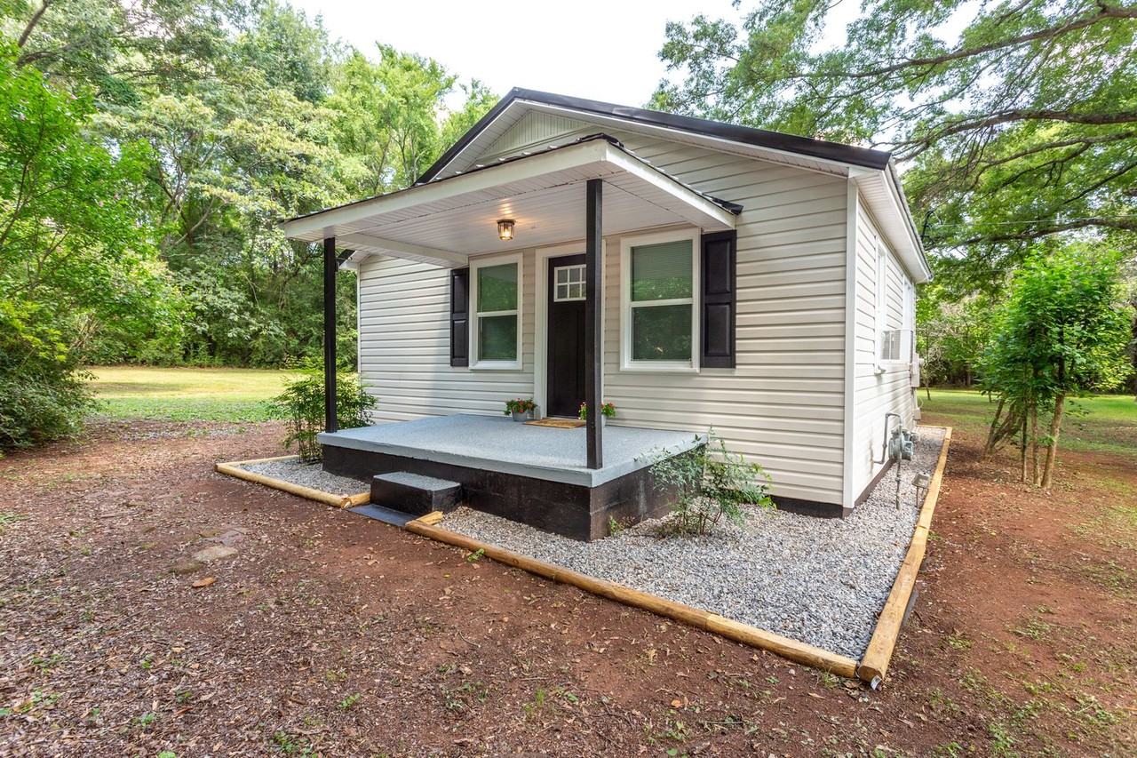 205 Moore St - Photo 3 of 23