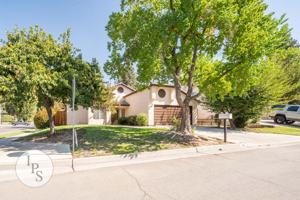 featured image of 966 East Edgemont Drive