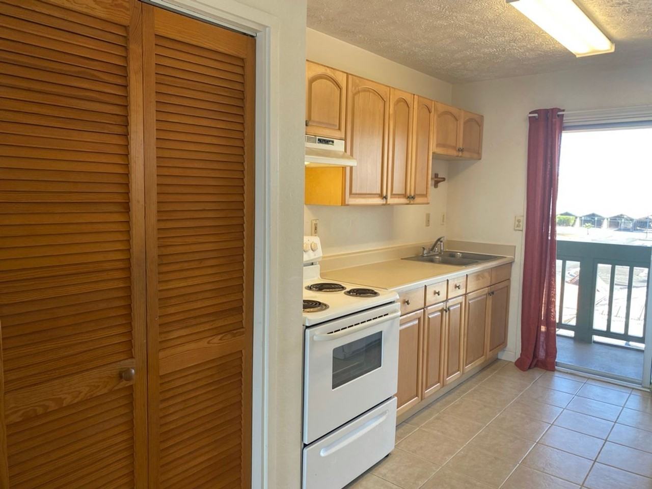 464 Kalanikoa St - Photo 4 of 13