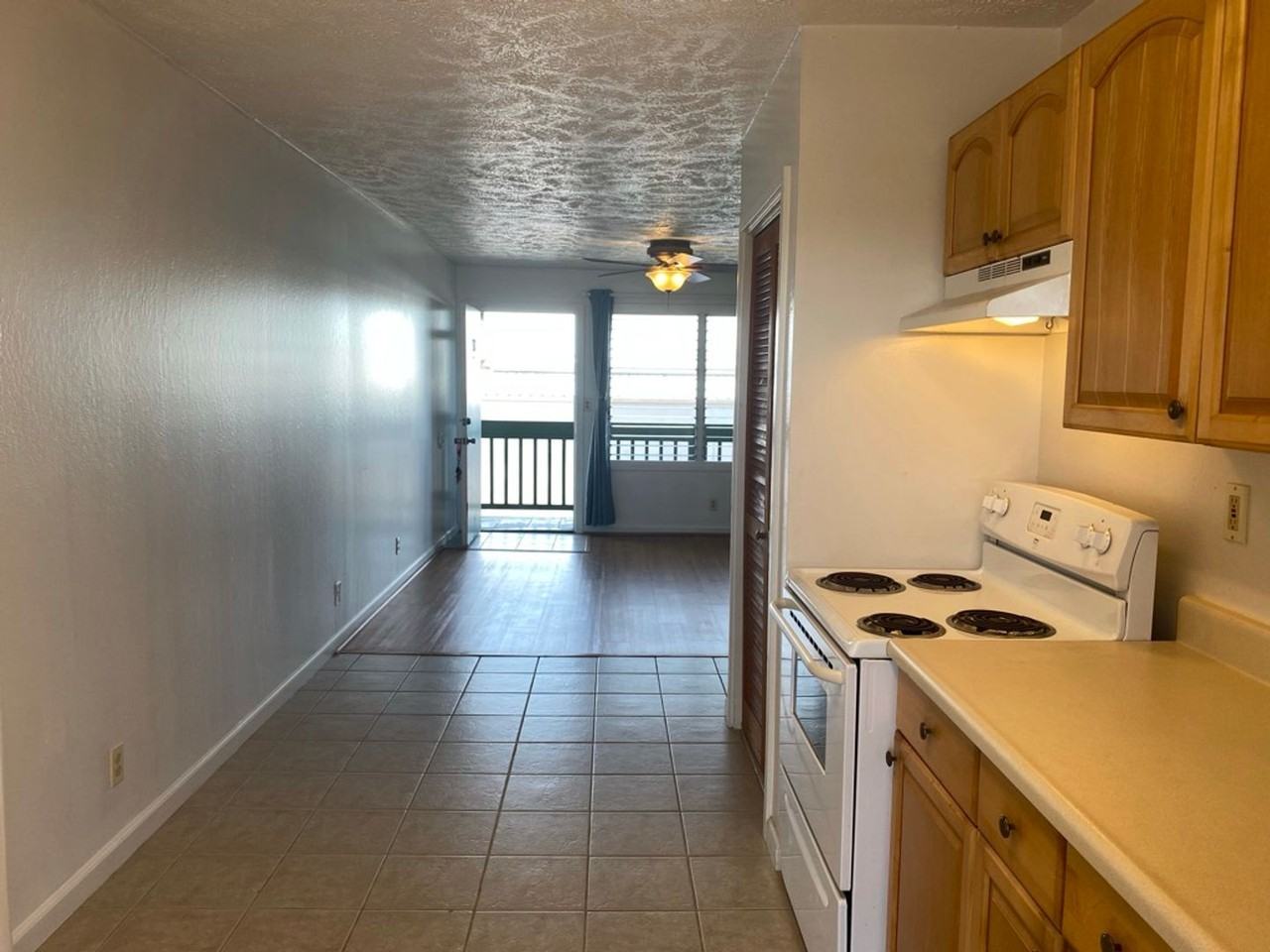 464 Kalanikoa St - Photo 5 of 13