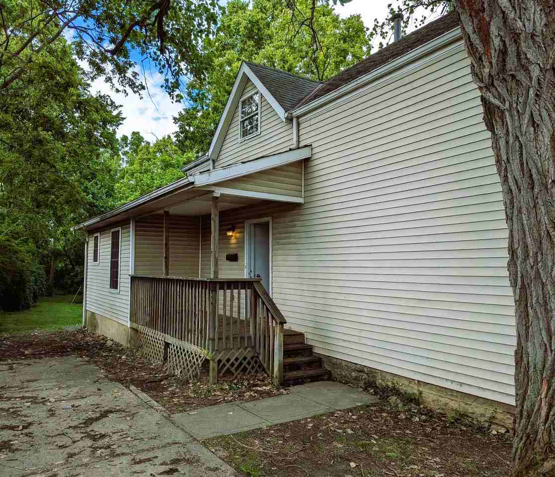 730 Stewart Ave - Photo 2 of 16