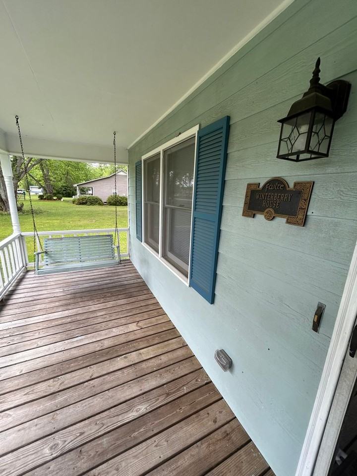 2031 Winterberry Rd - Photo 2 of 11