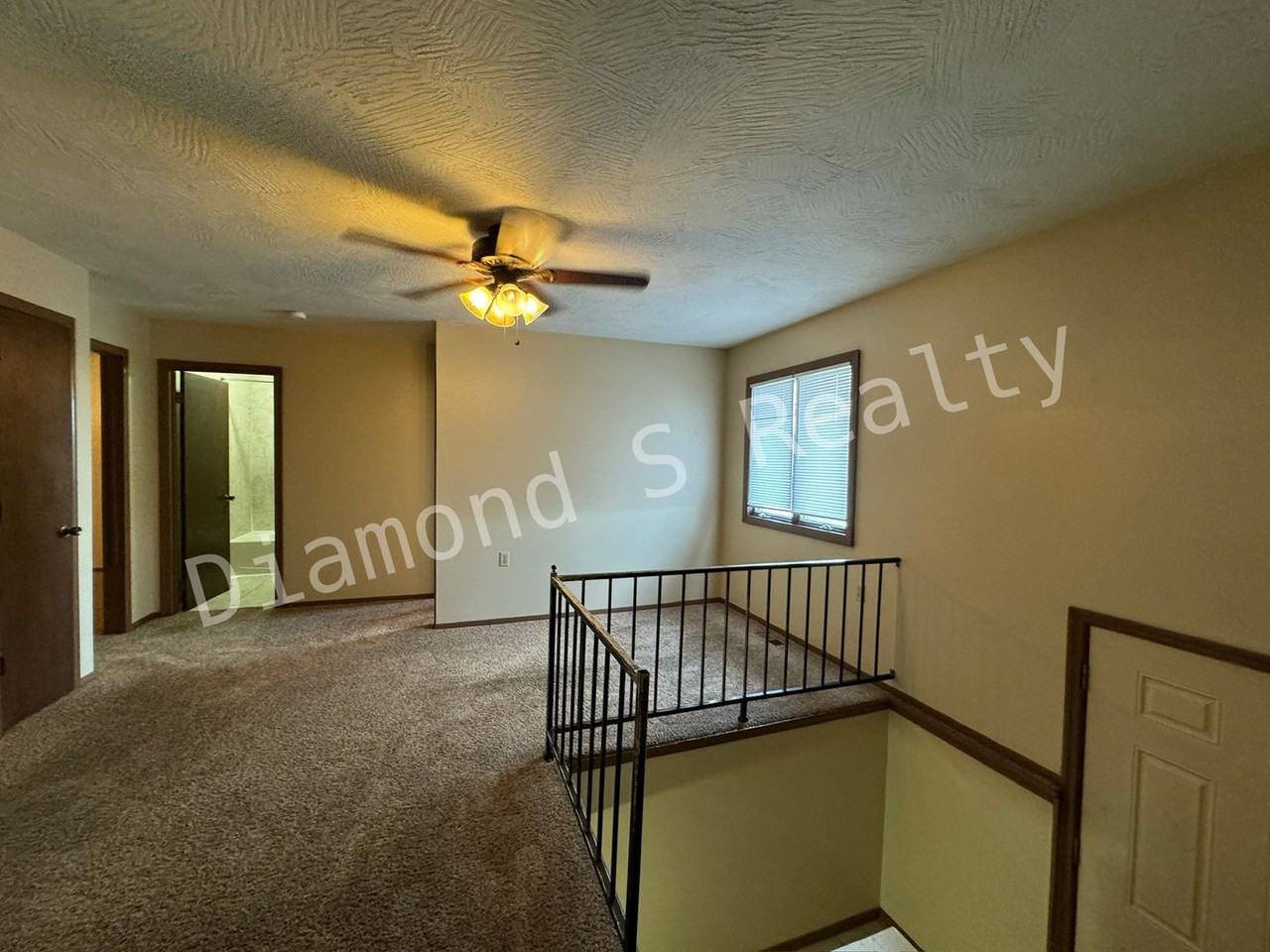 1204 Flora St - Photo 2 of 15