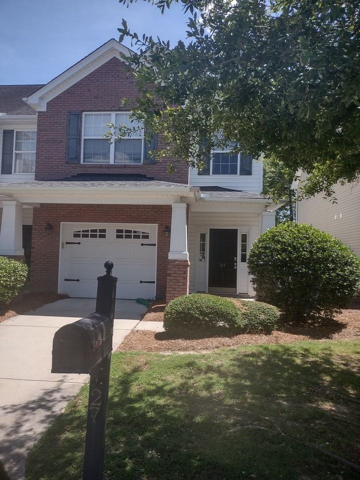 27 Braiden Manor Rd - Photo 3 of 49