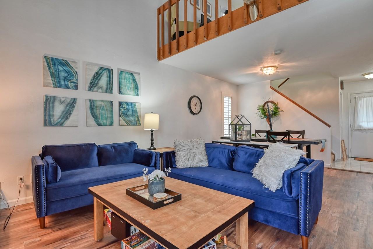 426 Cobblestone Dr - Photo 3 of 16