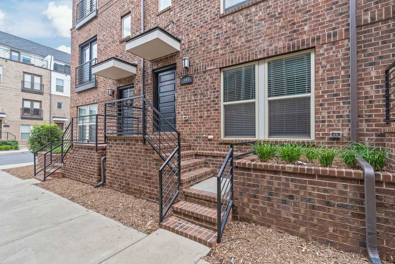 13051 Tinton Ave - Photo 3 of 38