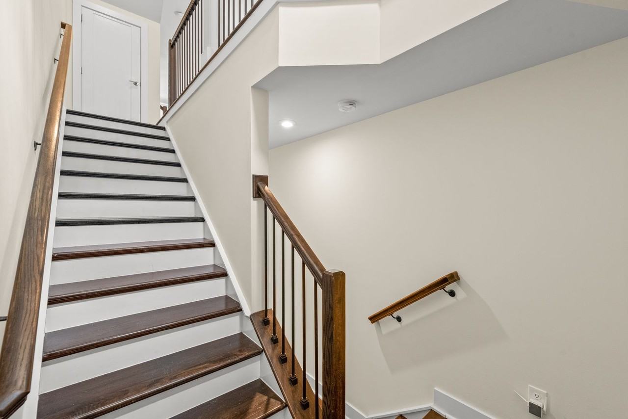 13051 Tinton Ave - Photo 4 of 38