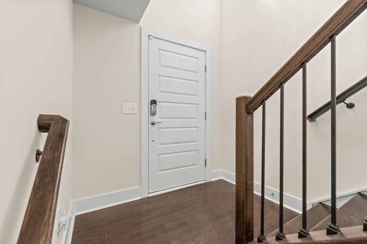 13051 Tinton Ave - Photo 5 of 38