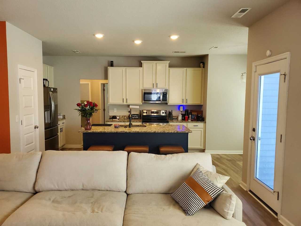 209 Veterans Ct - Photo 3 of 13