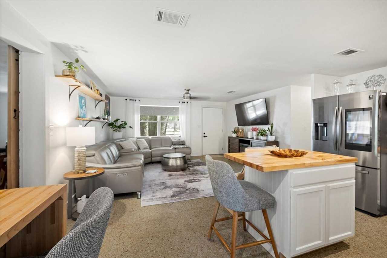 103 Persimmon St - Photo 3 of 24