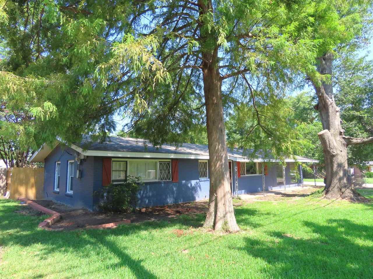 501 Mount Sylvan St - Photo 2 of 32