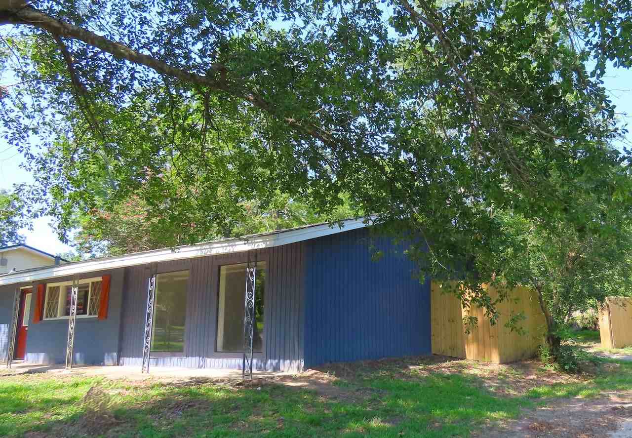 501 Mount Sylvan St - Photo 3 of 32