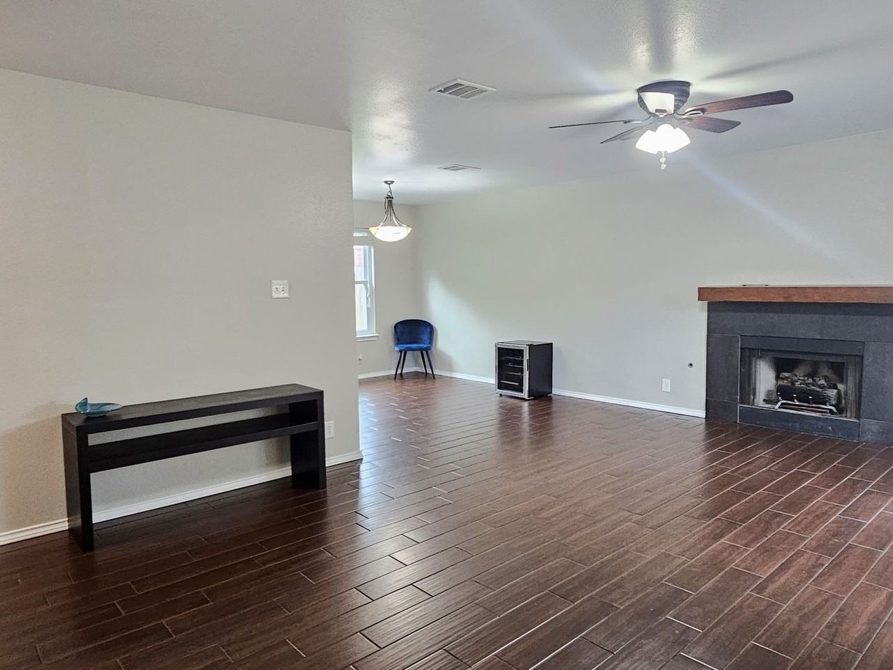 1913 Stratford Dr - Photo 3 of 28