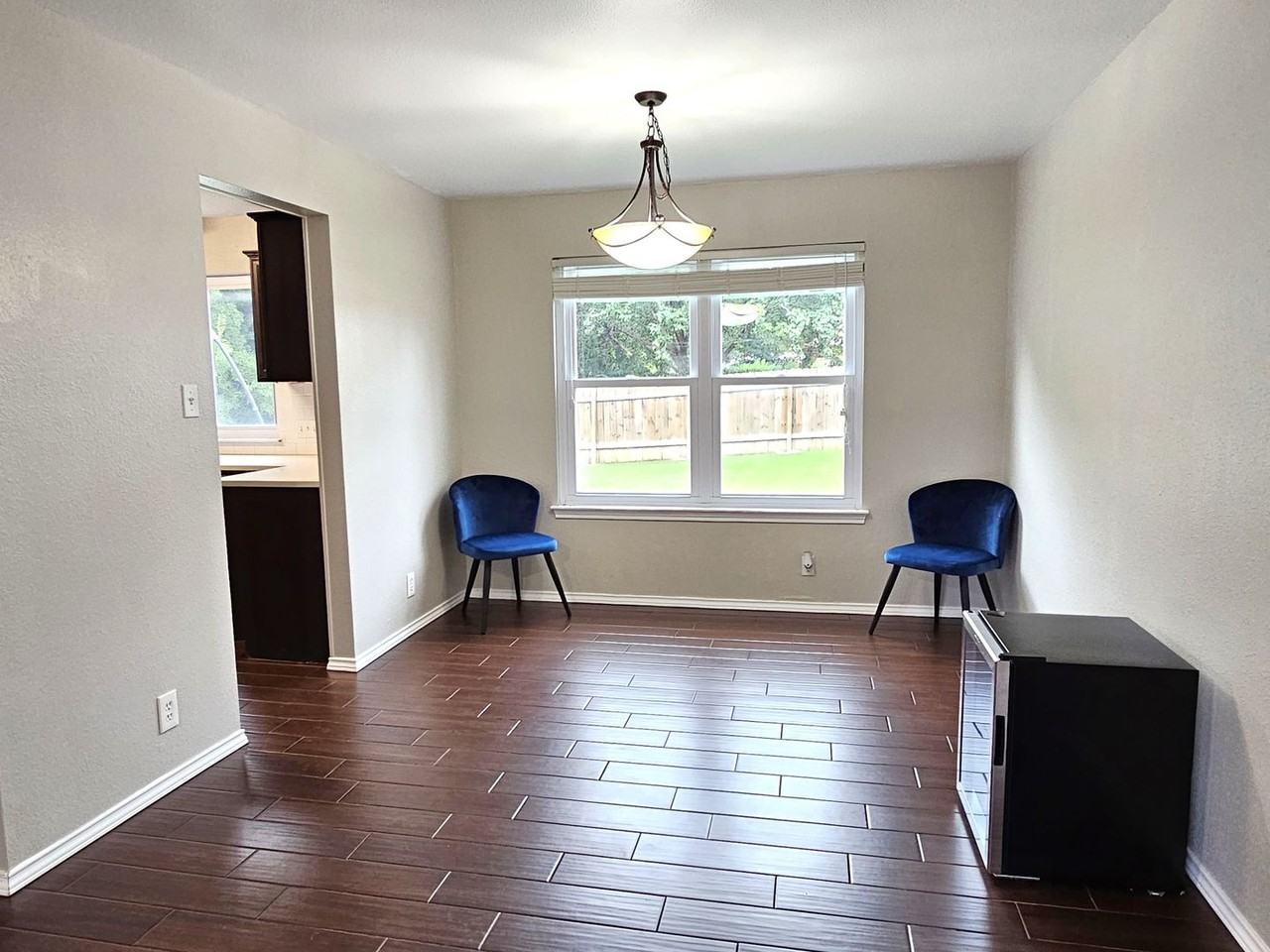 1913 Stratford Dr - Photo 6 of 28
