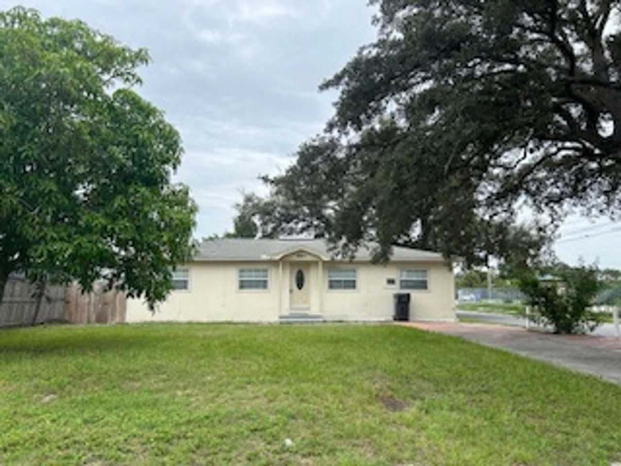 4501 53rd Avenue North - Photo 2 of 18