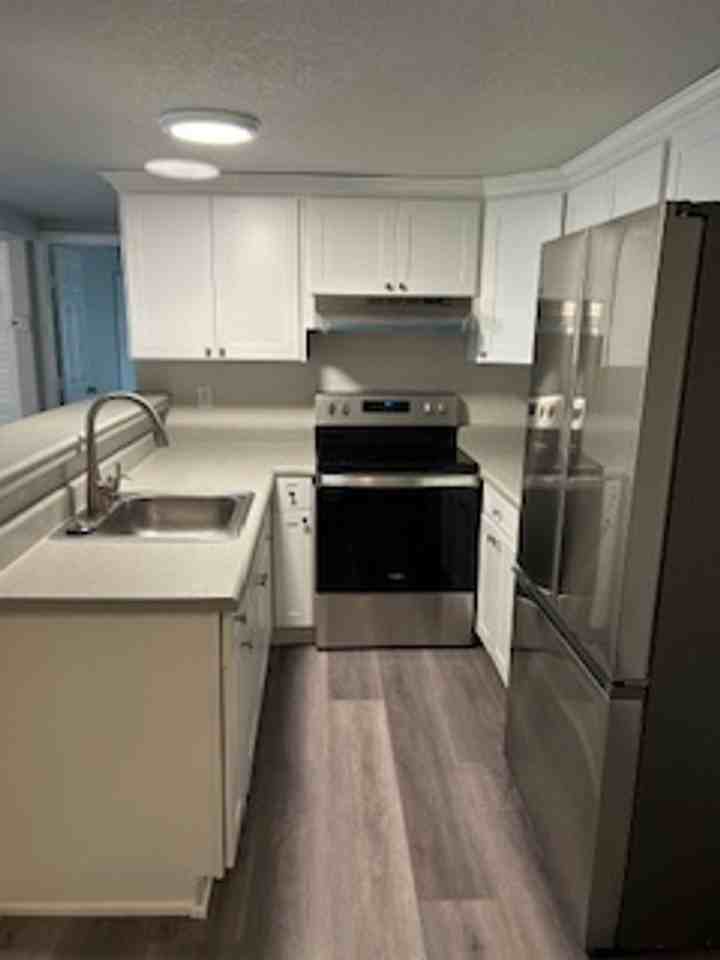 4501 53rd Avenue North - Photo 5 of 18