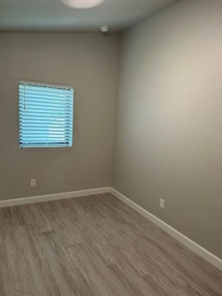 5768 75th Ter N - Photo 4 of 25