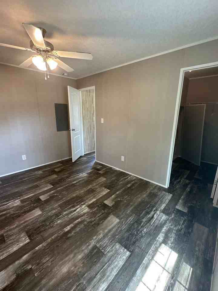 1335 Bell Ave - Photo 6 of 17