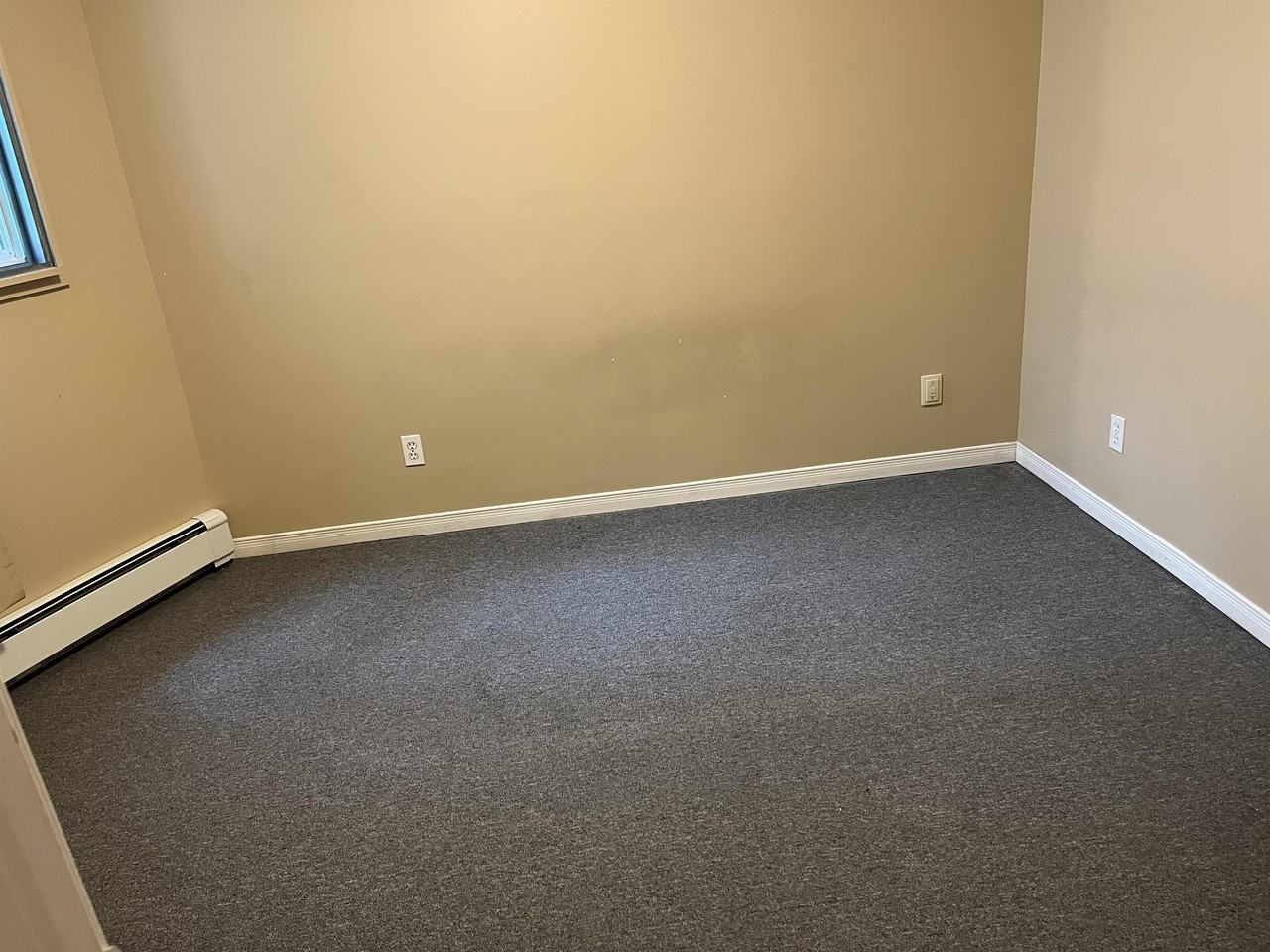 485 205-485 1st Ave W #205 - Photo 2 of 11