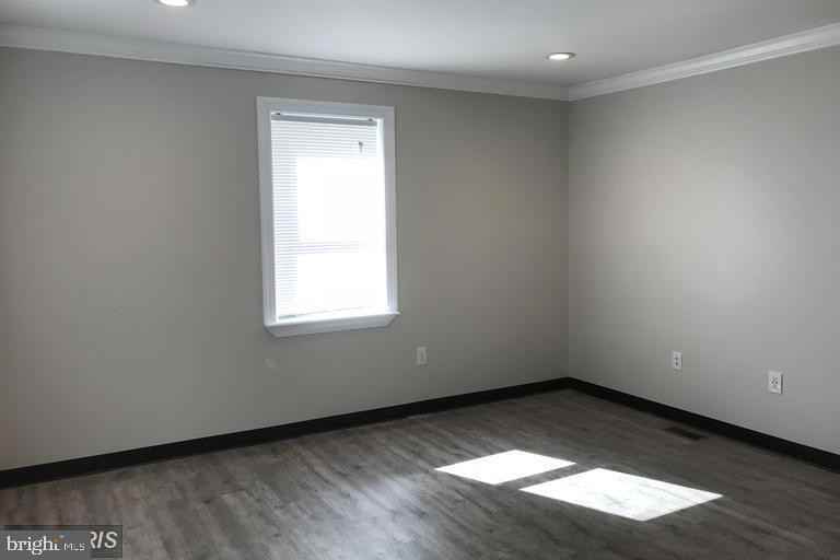 1004 Dartmouth Rd #1 - Photo 5 of 15