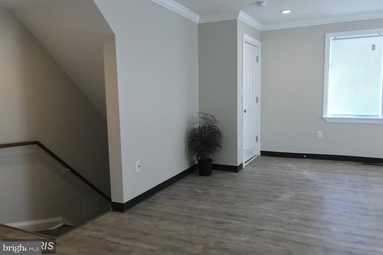 1004 Dartmouth Rd #1 - Photo 7 of 15