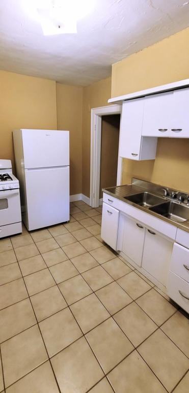 350 1/2 E 20th Ave - Photo 2 of 13