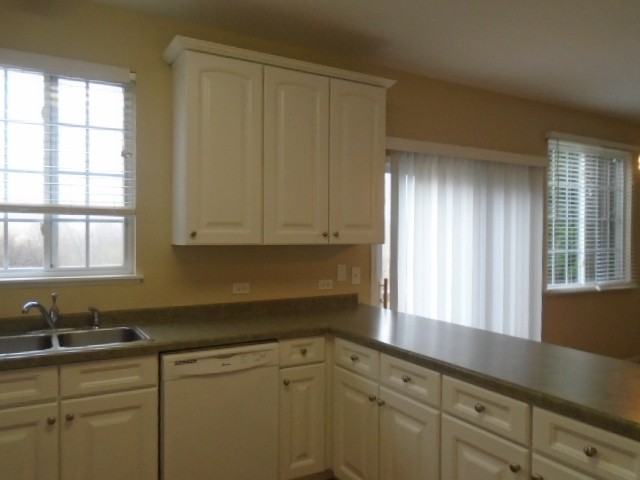 312 Evergreen Cir - Photo 2 of 10