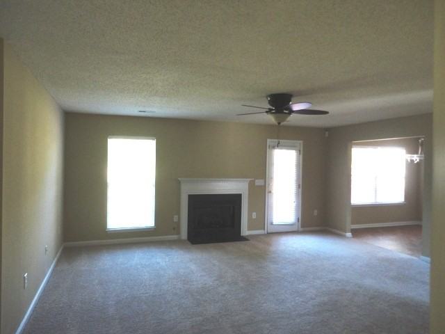 585 Blythewood Ct - Photo 2 of 6