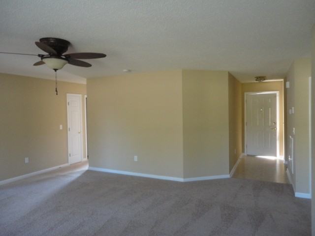 585 Blythewood Ct - Photo 3 of 6