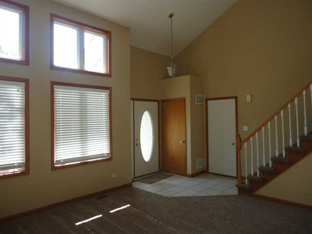 262 Lakeview Ct - Photo 2 of 14