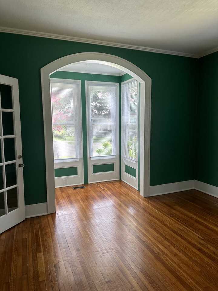 421 E 2nd St - Photo 4 of 31