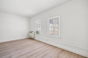 featured image of 2418 4th Ave