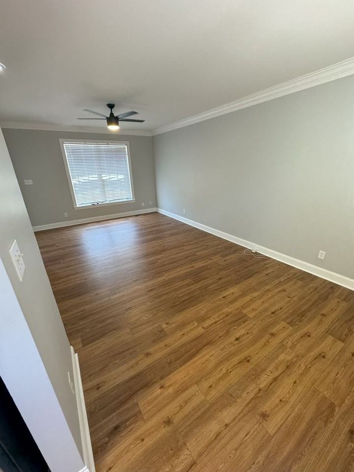 1668 Flintwood Dr - Photo 3 of 13