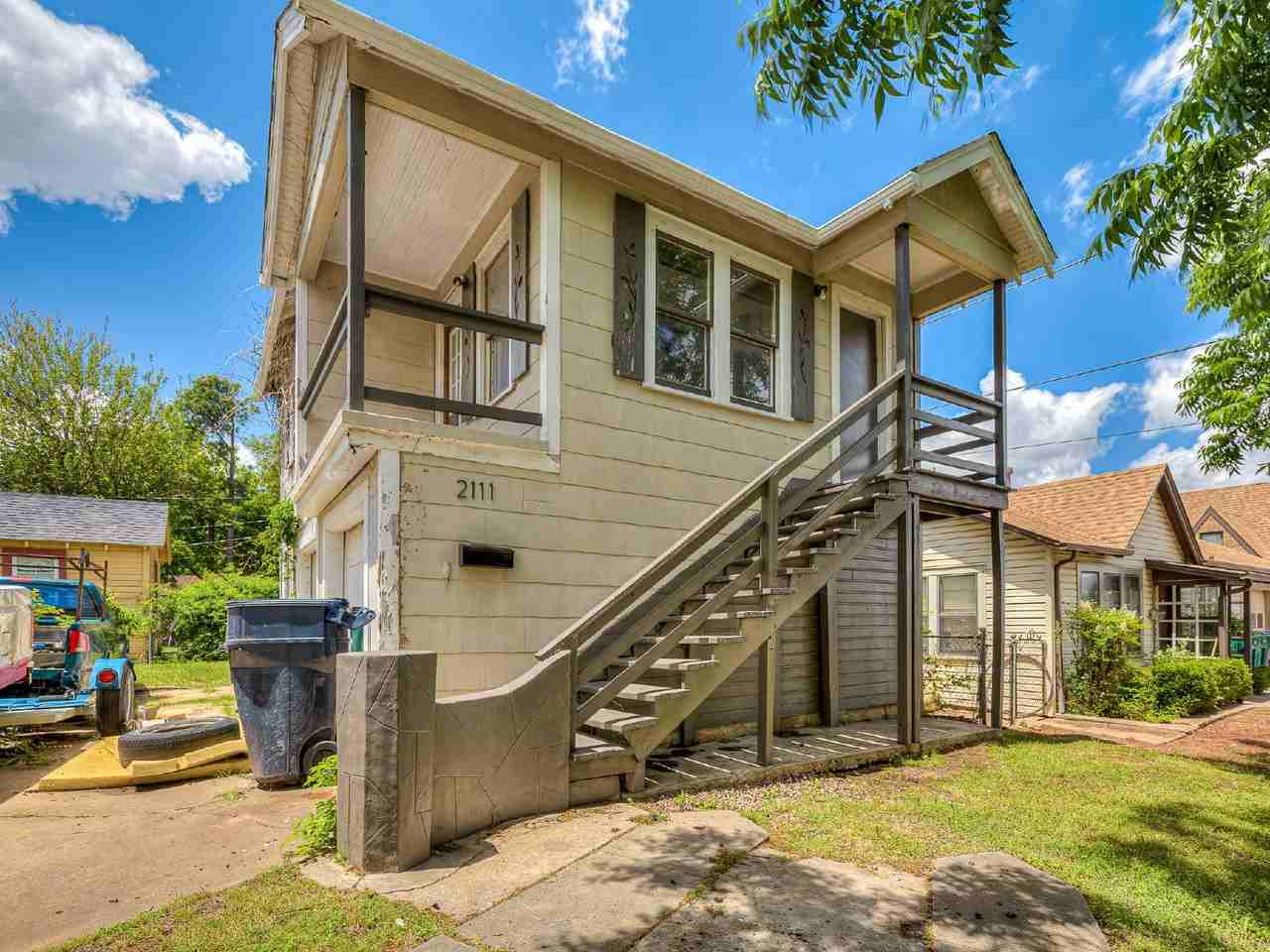 2111 N Linn Ave - Photo 3 of 28