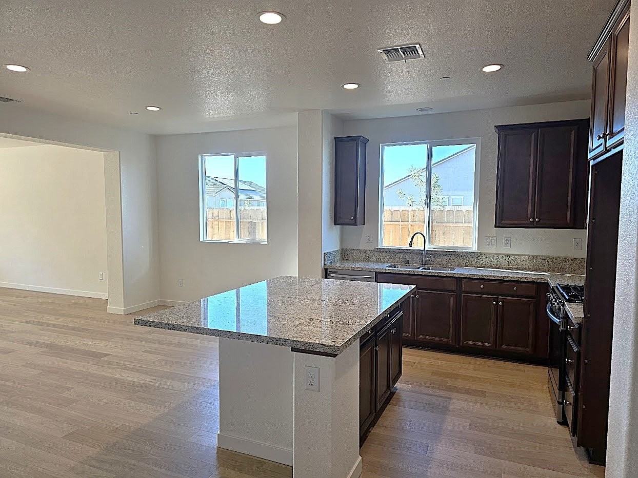1870 Trinity Ct - Photo 6 of 39