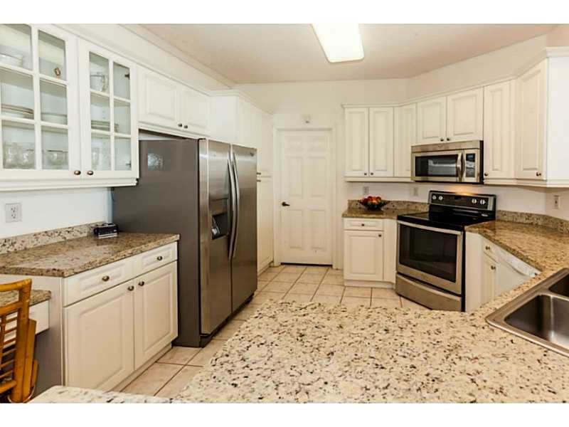 15594 Northwest 5th Street - Photo 3 of 13