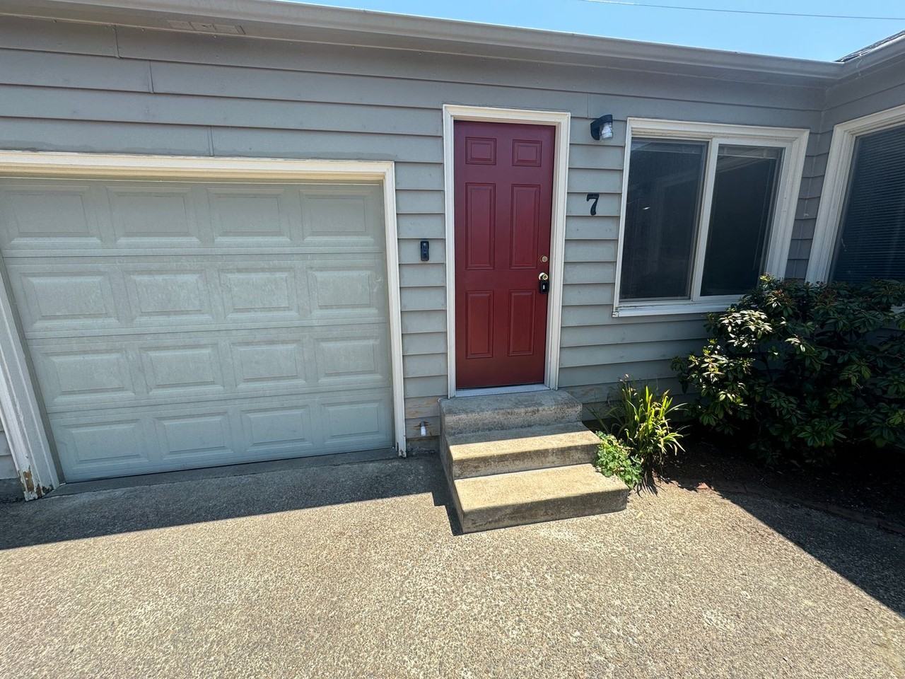 ASH779 - Photo 2 of 20