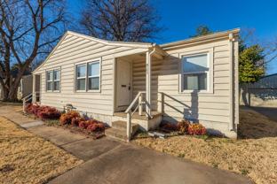 925 E 37th Pl - Photo 1 of 1